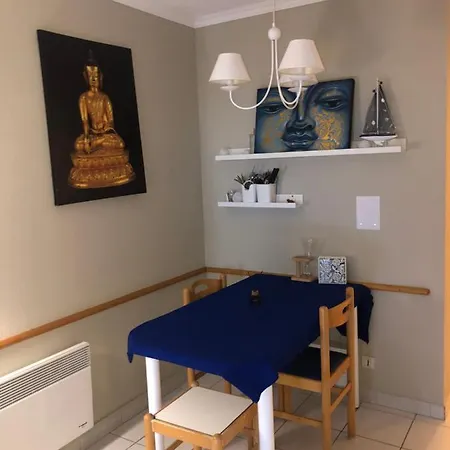 Апартаменти Appartement Front De Mer Avec Vue Mer Et Jardin Au Coeur De L Esterel Dans Le Plus Beau Village De Vacances D Europe Сен-Рафаель